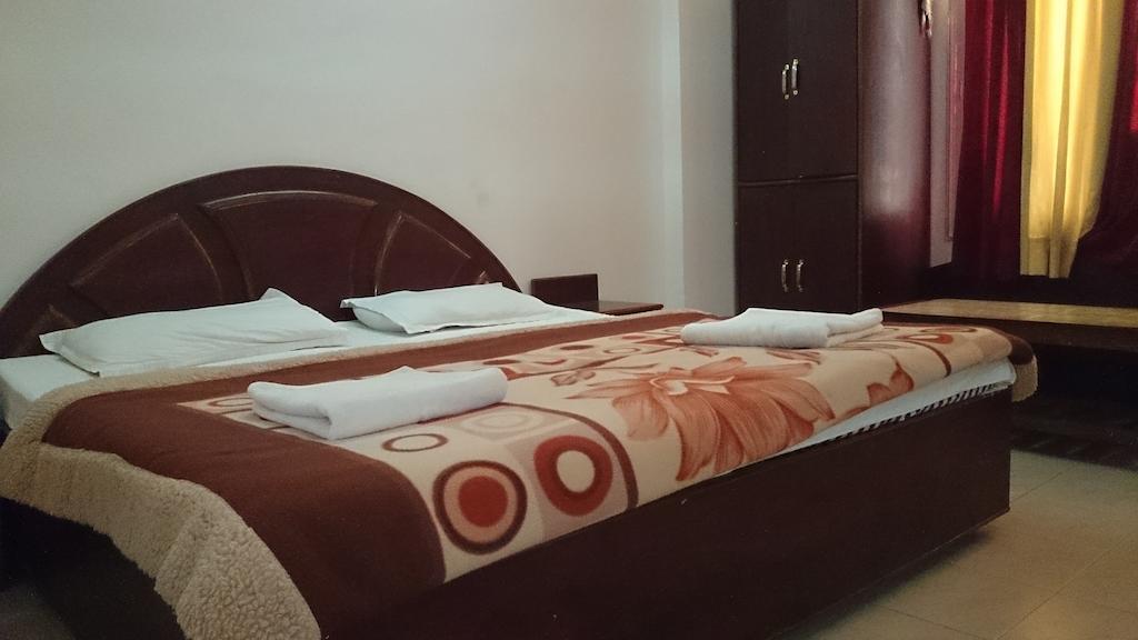 Hotel Maharaja Katra  Room photo