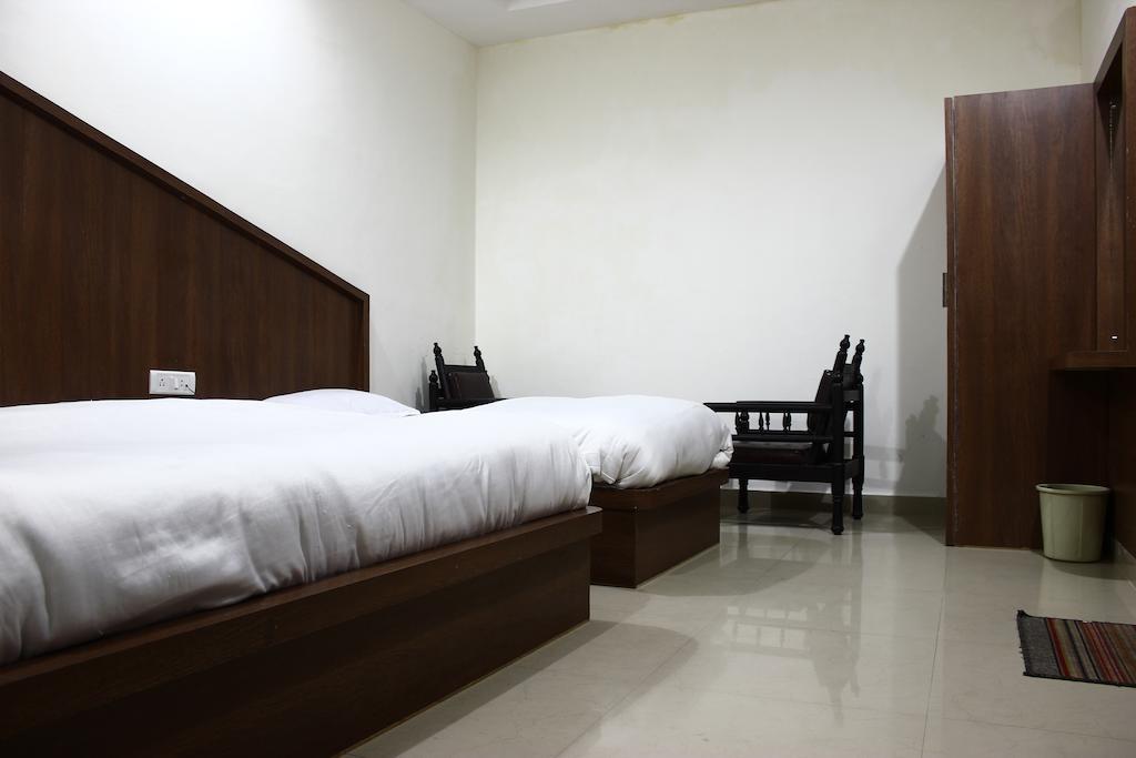 Hotel Maharaja Katra  Room photo